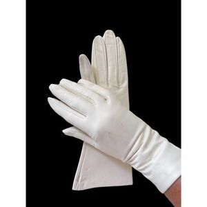 Vintage Gloves by Superb Italian Leather White Gloves size 6